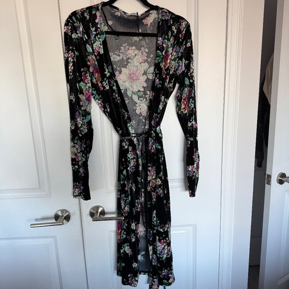 Floral wrap dress - Picture 1 of 3